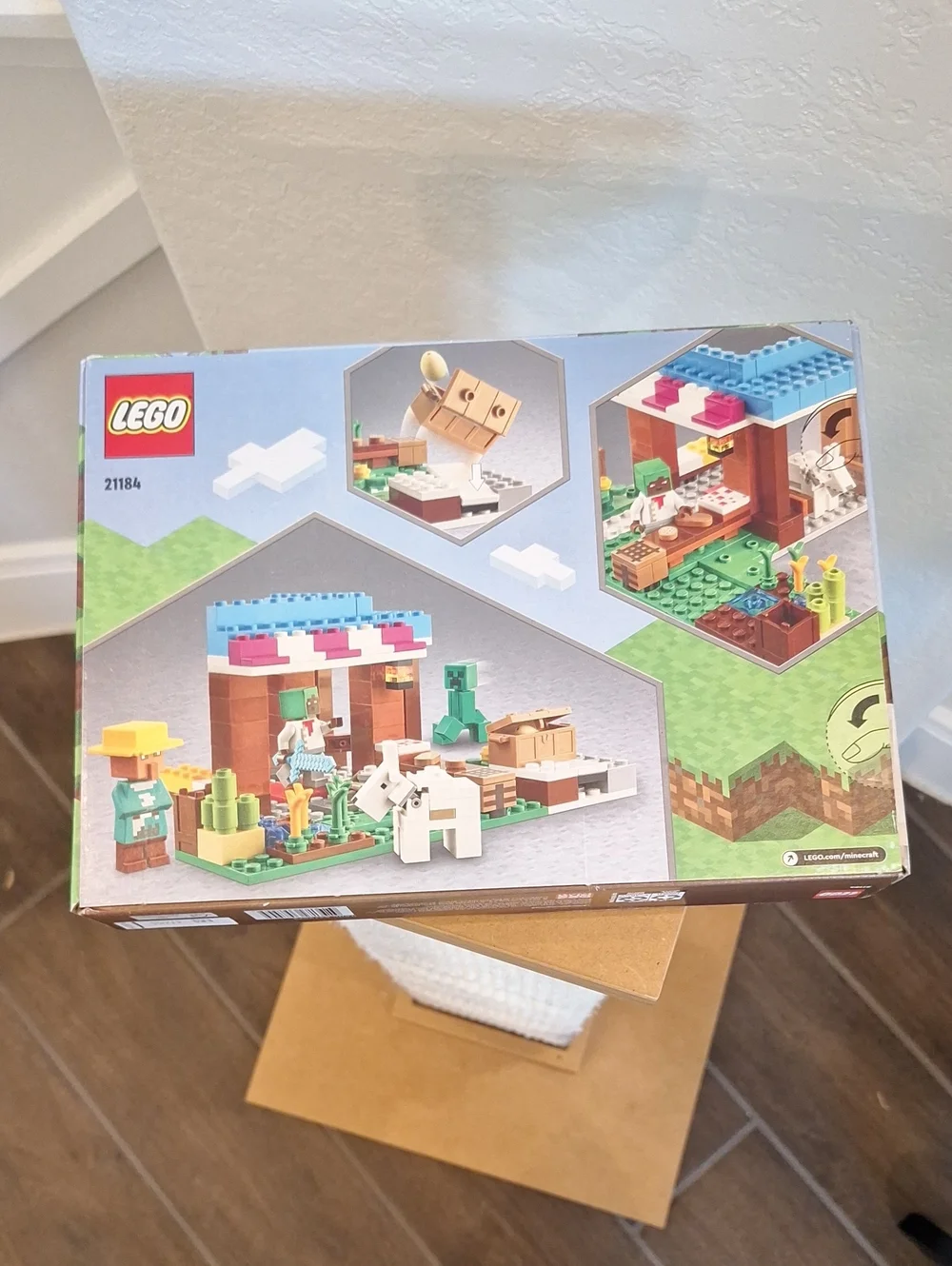 NWT Lego Minecraft The Bakery Set Number 21184